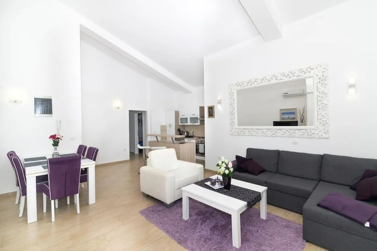 Apartment Nero By Aneo Travel Dinjiška