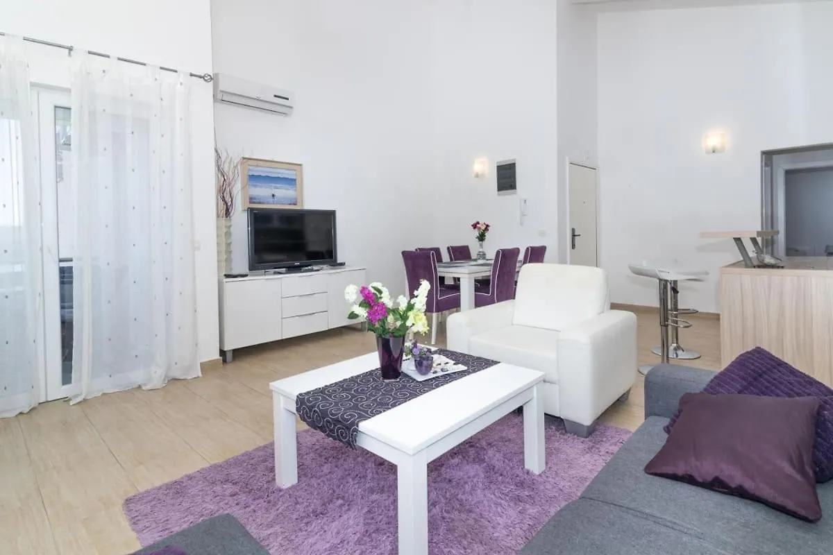 Apartment Nero By Aneo Travel Dinjiška
